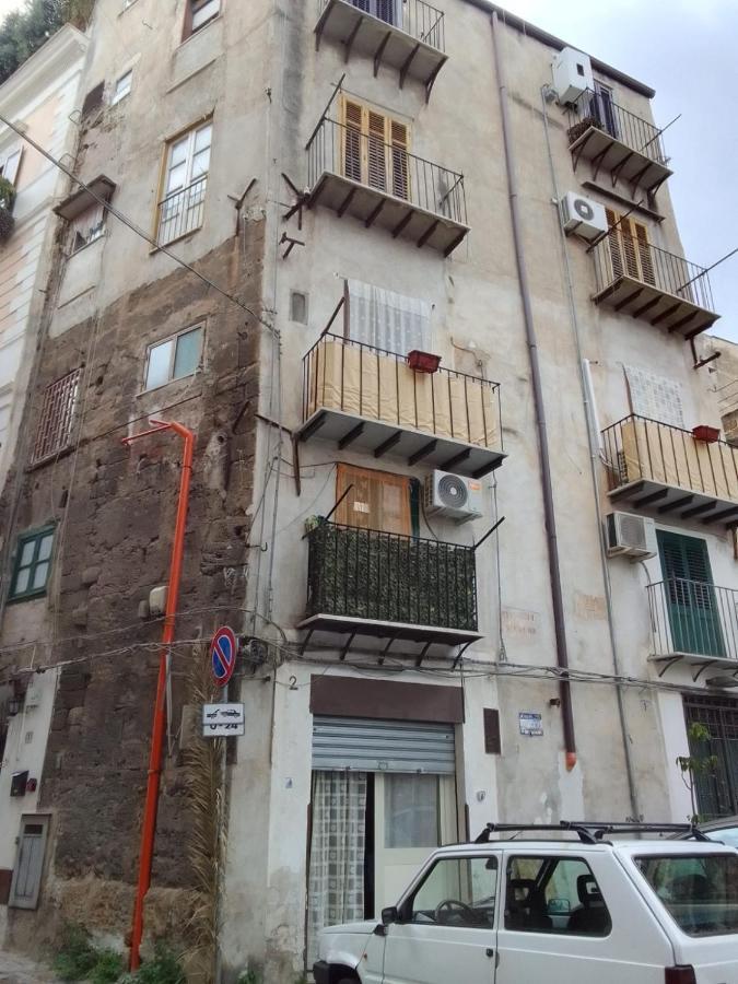 Room Holiday "Al Centro Storico" Palermo Exterior foto