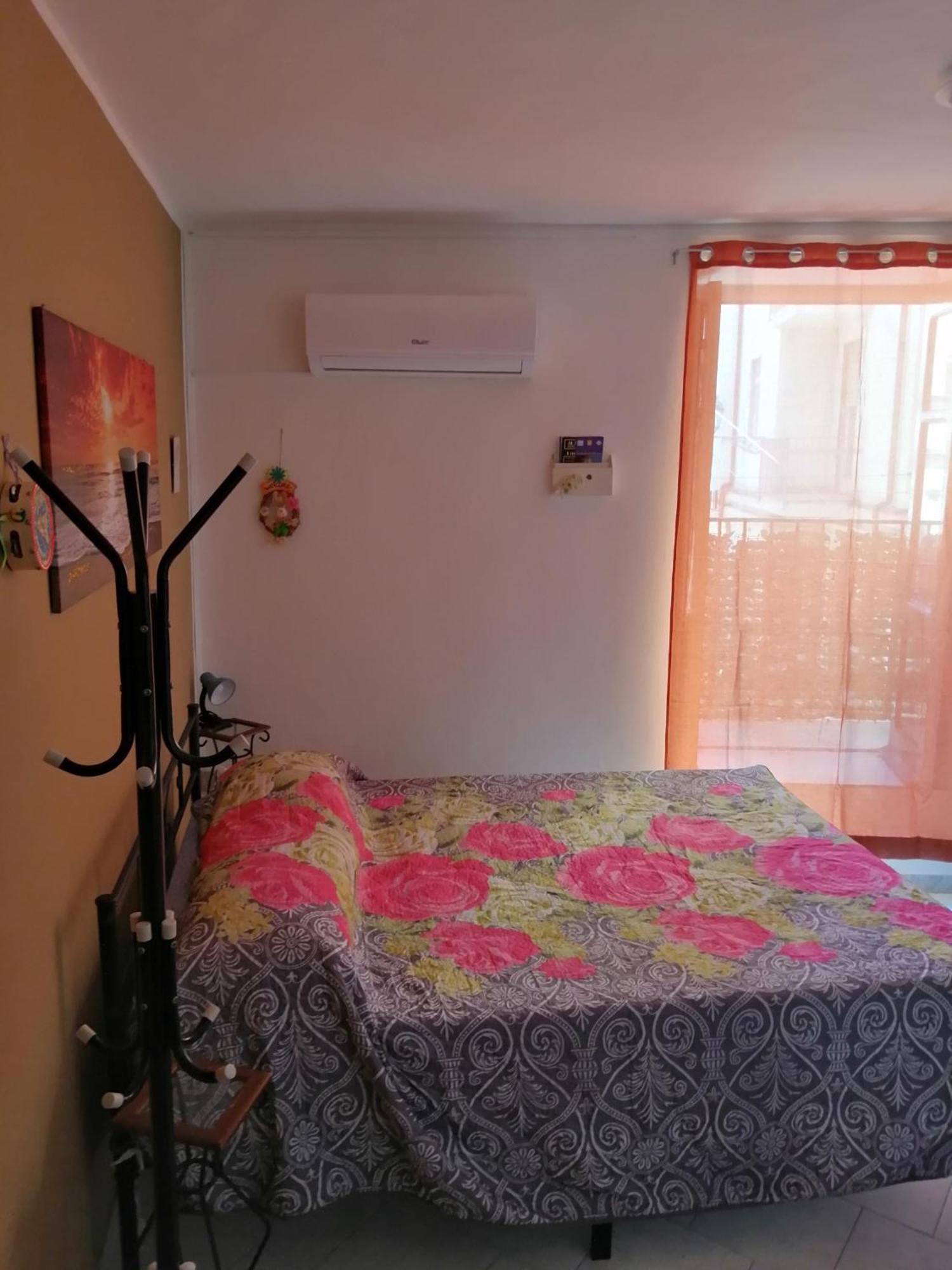 Room Holiday "Al Centro Storico" Palermo Exterior foto